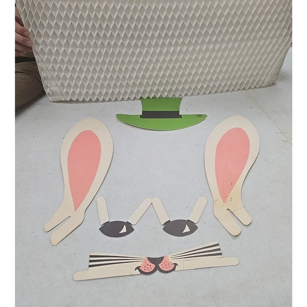 Vintage‎ Holiday Easter Bunny Rabbit Honeycomb Centerpiece Table Decor